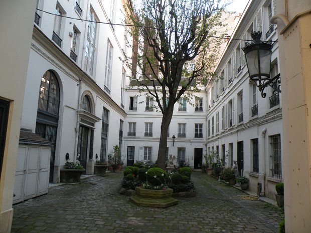  cour d'immeuble, 22 rue Monsieur le Prince
